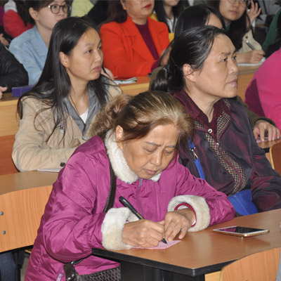 成都家长学校妈妈课堂：爱孩子，体现在每一个细节当中