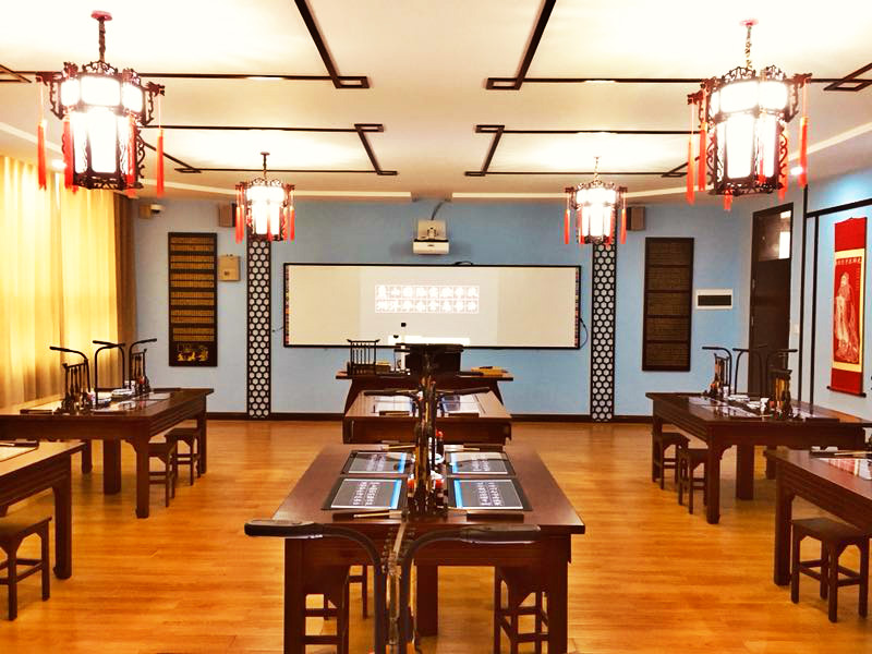 麓山国际实验学校