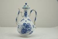 青花开光莲池花卉执壶