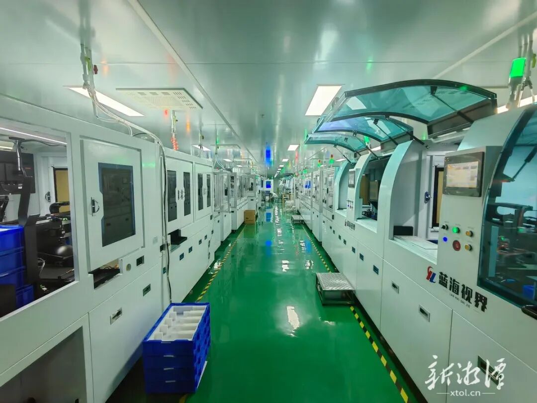 湖南创普开业科技有限公司高端全自动生产线。(全媒体记者 马贵 摄).jpg