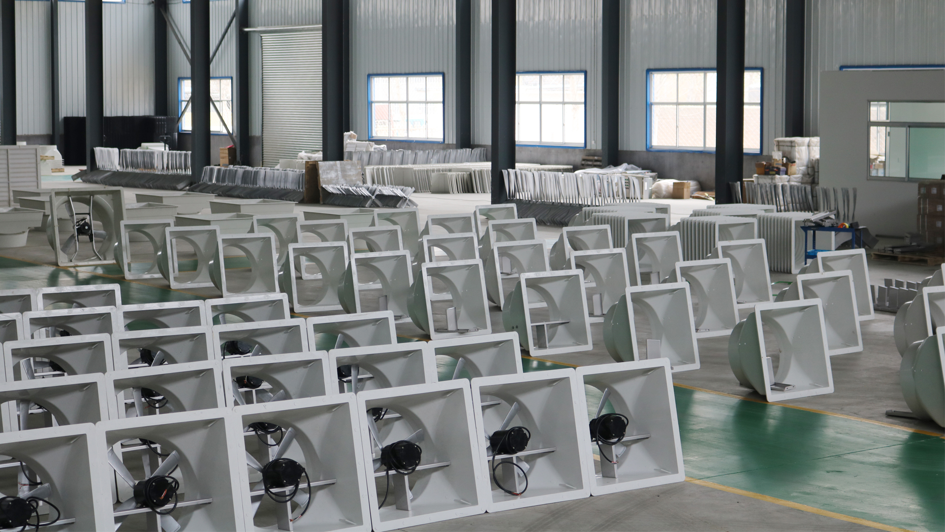 山东猪八戒畜牧机械负压风机生产车间。