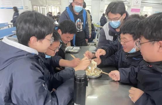 饺香四溢暖人心，劳动教育促成长