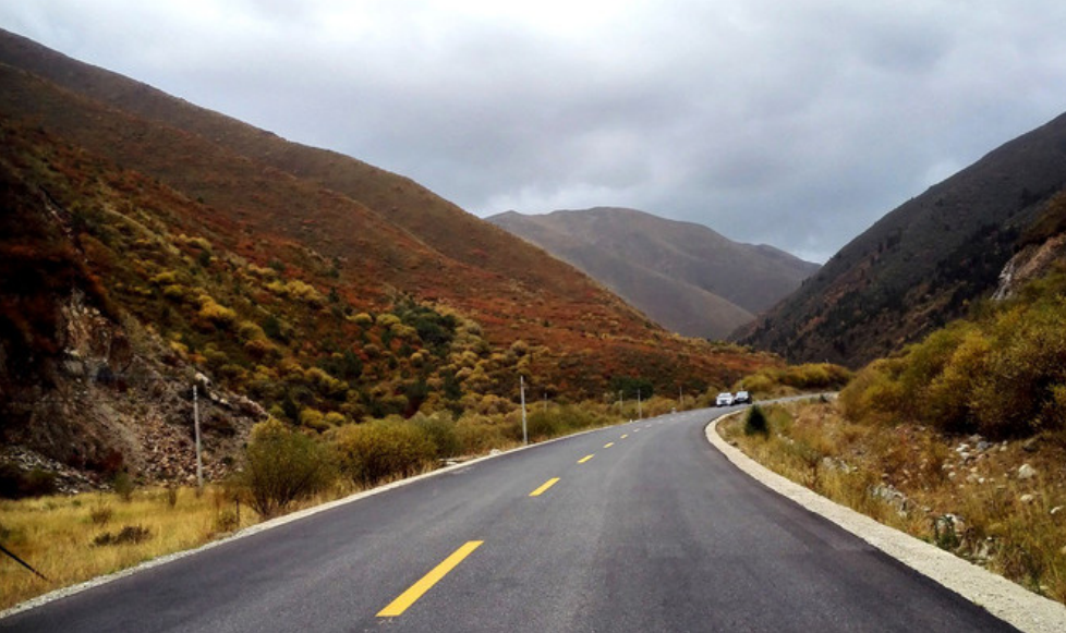 阿坝县德格乡道路新建工程-中土