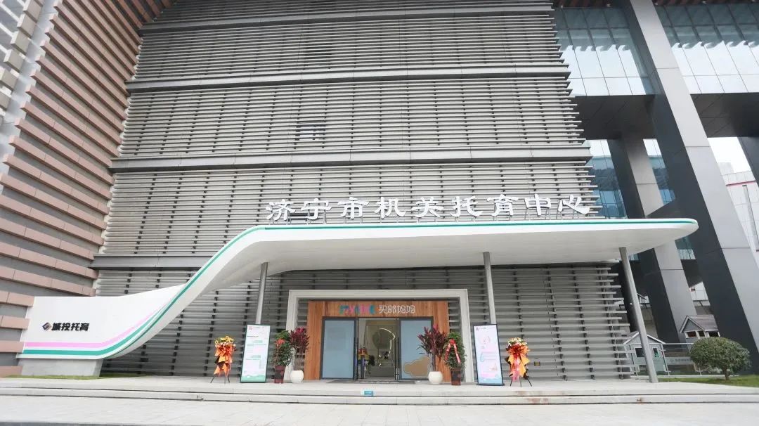 newborn-1328454_1920