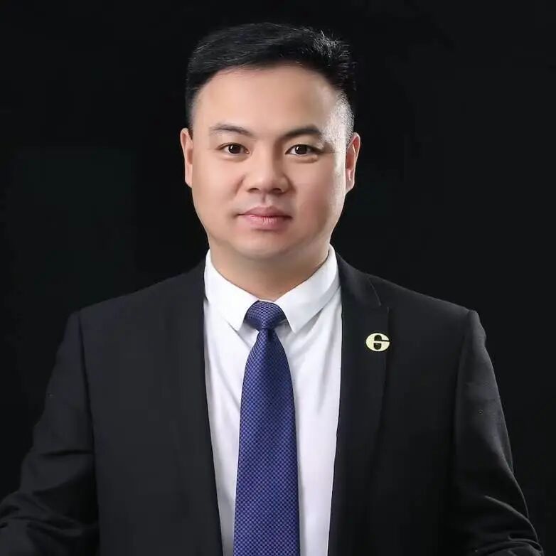 陈总半身照.jpg