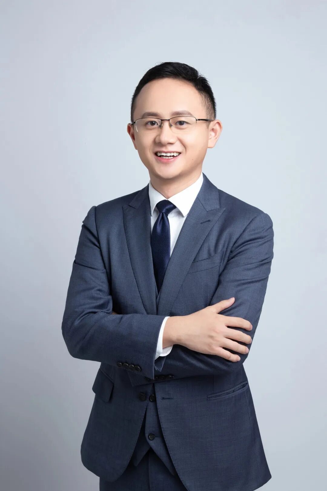 王伟艺律师照片