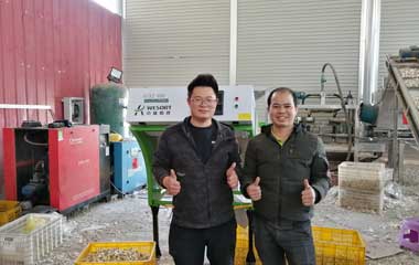 广西选蒜米客户现场