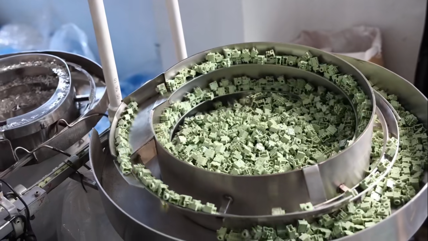 DC电源插座连接器生产