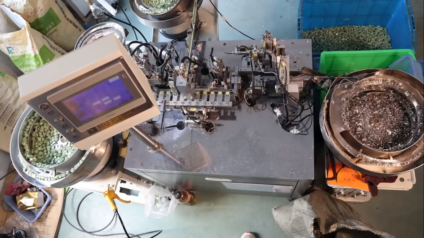 DC电源插座连接器加工