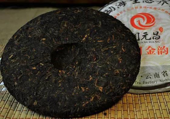 润元昌2012年岁月金韵熟饼普洱熟茶