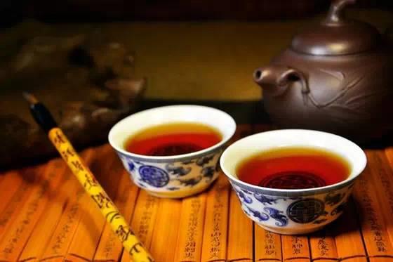 润元昌2012年岁月金韵熟饼普洱熟茶