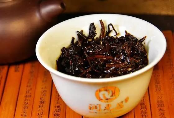润元昌2012年岁月金韵熟饼普洱熟茶