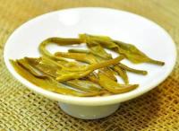 润元昌2013年峰云铁饼青饼普洱生茶