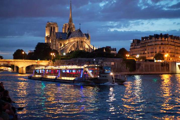巴黎塞纳河游船