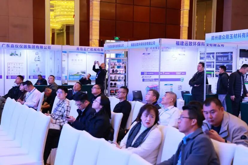 d4158aed7f7f7980d8b94a7e9a37a74