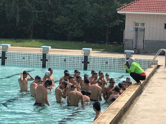 浙江省水上救生协会进部队开展游泳救生培训