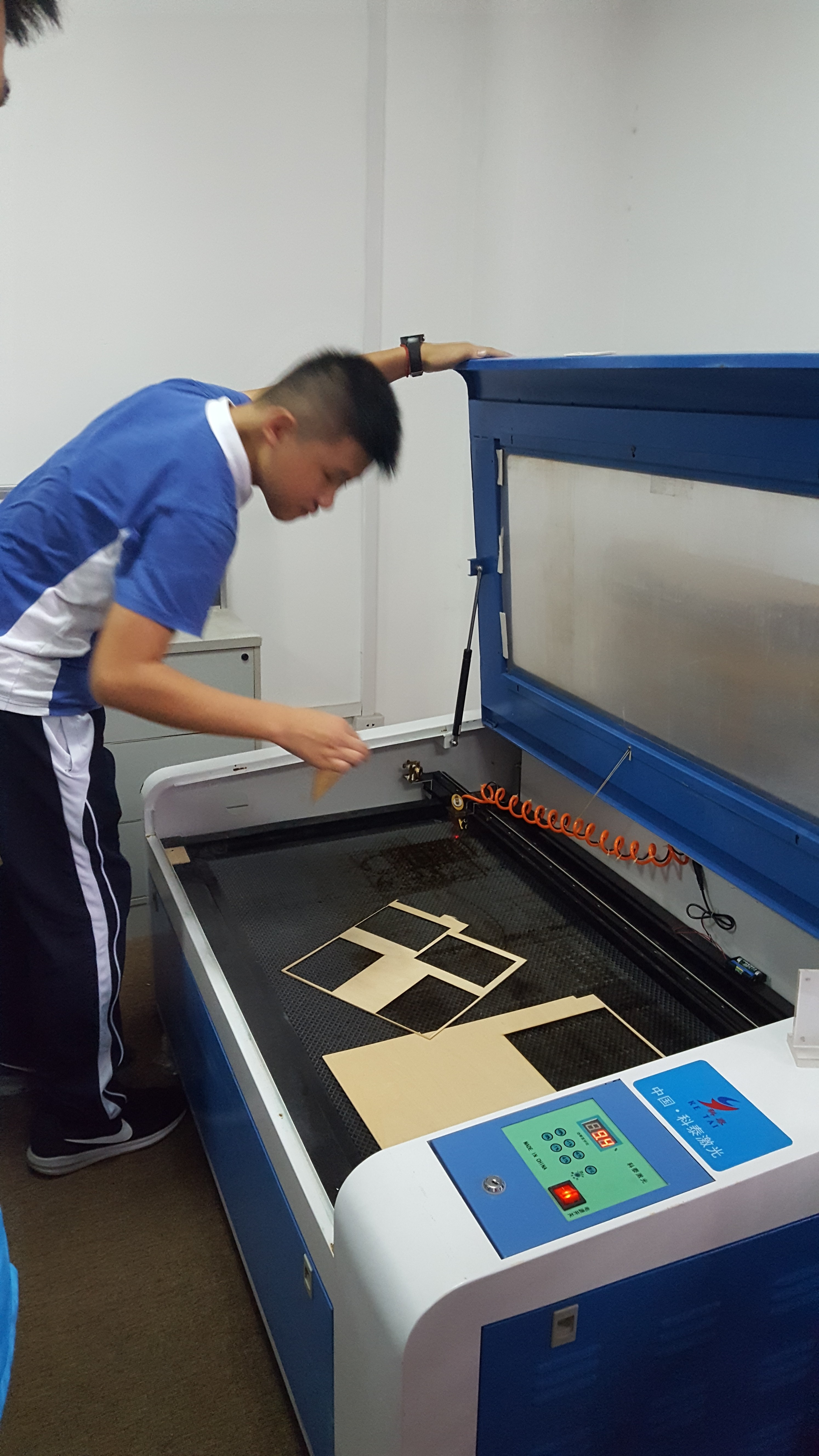 激光切割机航模拼装与课程3