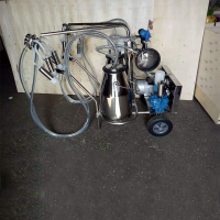 大型挤奶器-1
