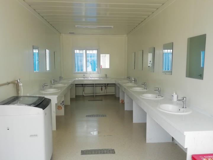 调整的图片-洗漱间