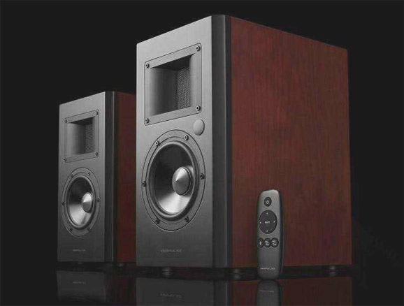 近年来在扬声器的结构设计方面也有许多创新，由于这些新颖的设计与传统的扬声器结构完全不同，对扬声器胶粘技术水平的带来挑战，也对扬声器胶粘剂发展前途有了新的方向。要求胶粘剂所含有毒物质符合限量要求，适用于采用环保新材料的扬声器的配件的粘接，胶粘剂不仅要对扬声器部件粘接牢固，还要易于回收时部件的分离。