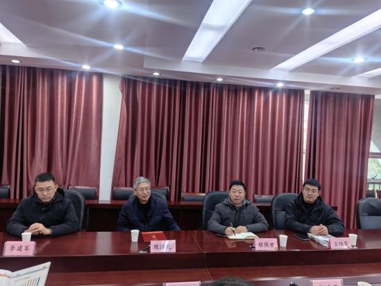 4e1fc5d6635f5a625bf4ff6a3540e12c