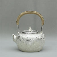 3“云龙际会”银制哑光底云龙纹提梁壶