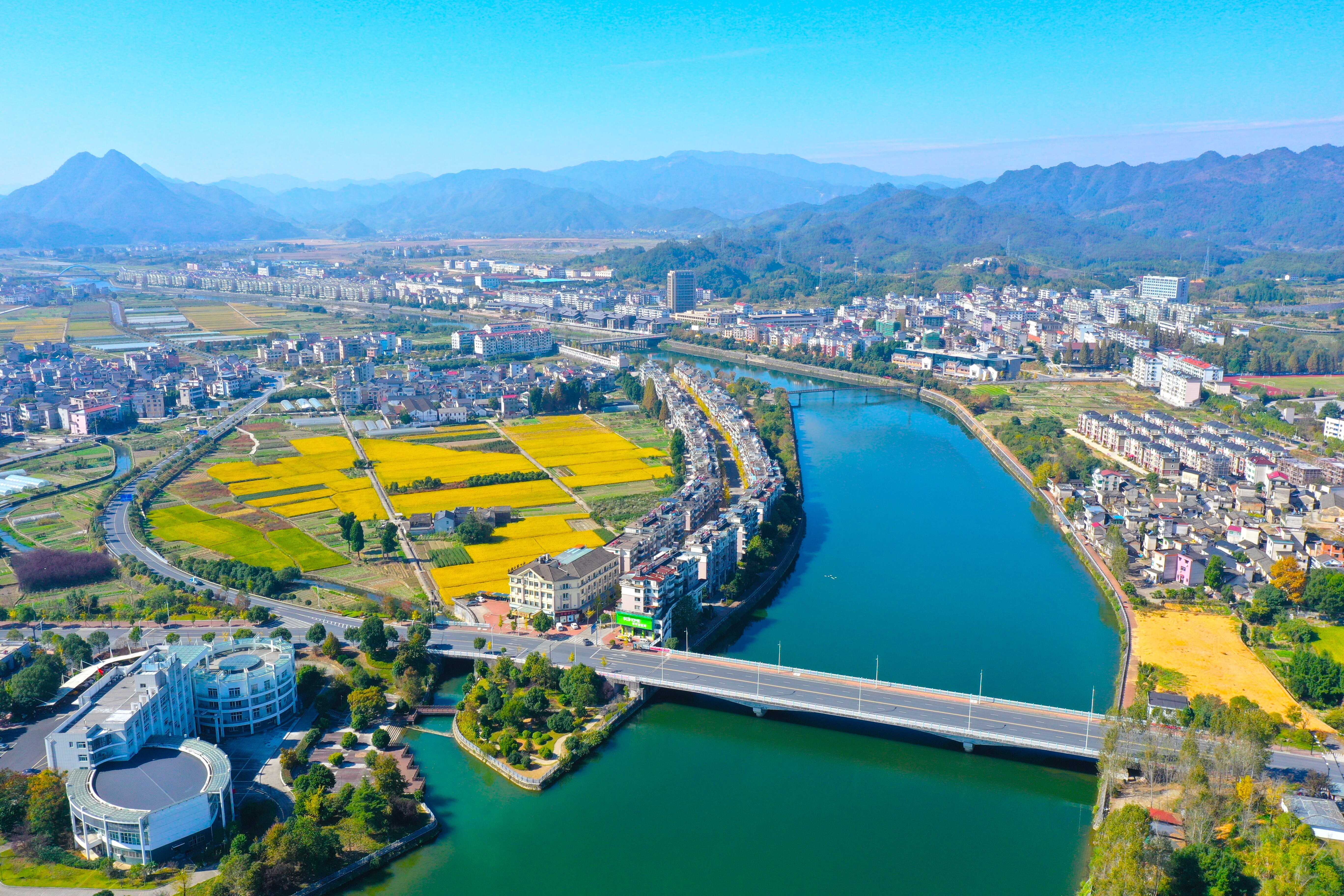千岛好水出海忙 淳安开发区水饮料产业“开门红”