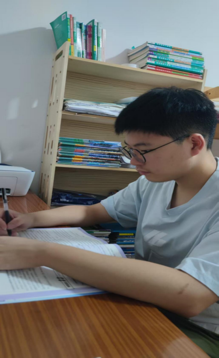 金柅育心  德润芳华——抚州一中“德育之星”风采展第五期1997.png