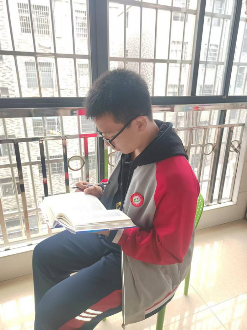 金柅育心  德润芳华——抚州一中“德育之星”风采展第六期910.png