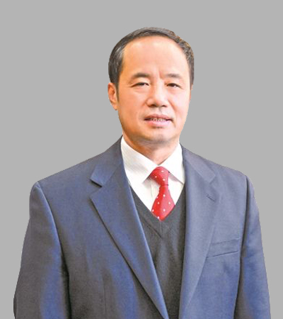 民法学家，中国人民大学常务副校长、“长江学者”特聘教授、“新世纪百千万人才工程”国家级人选，享受国务院政府特殊津贴。博士生导师。