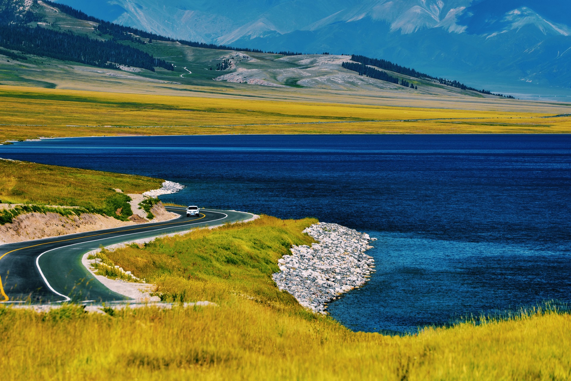 赛里木湖-图虫创意-773950572771934233