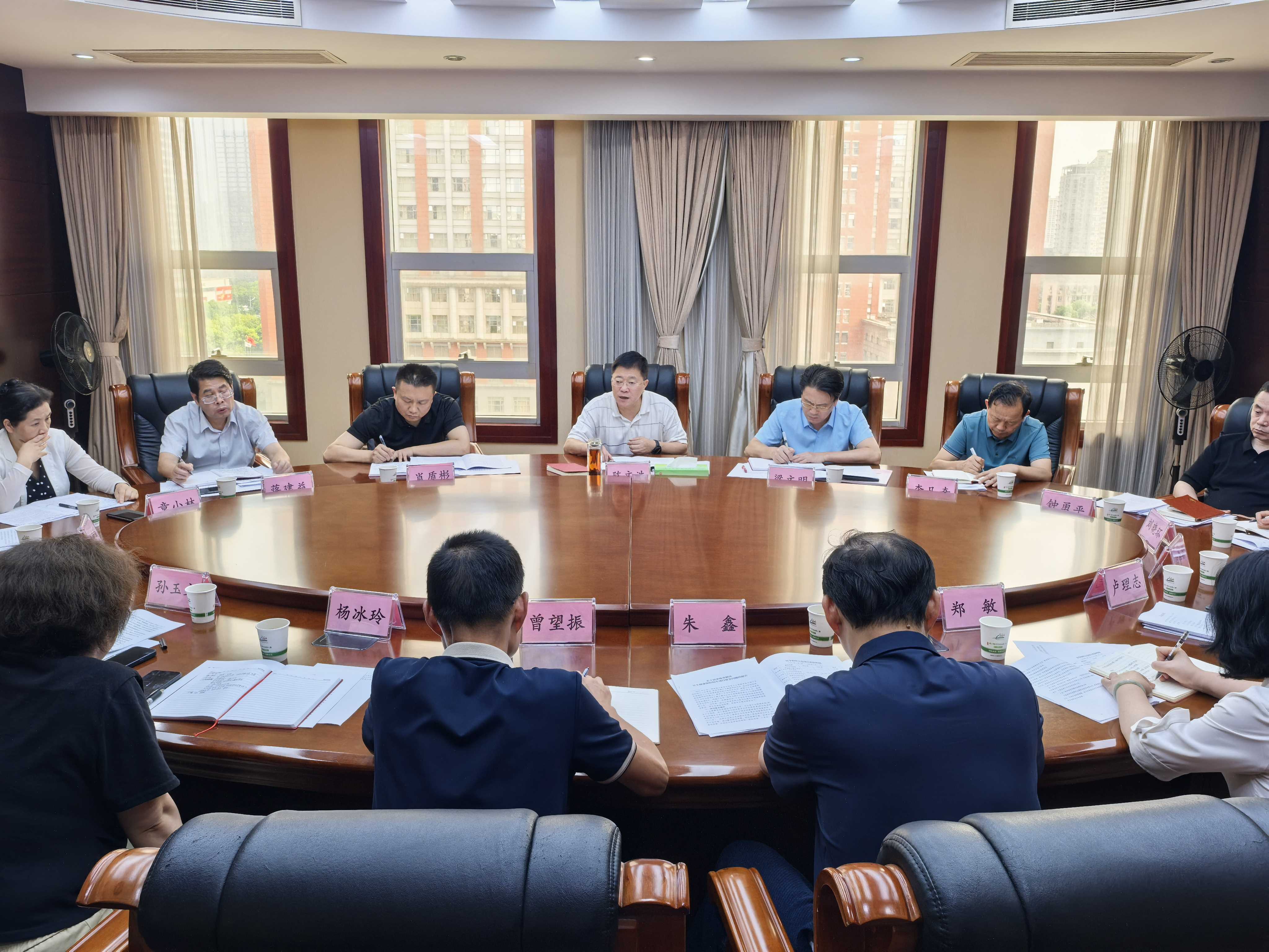 陈文浩主持召开2026年二季度会长办公会议