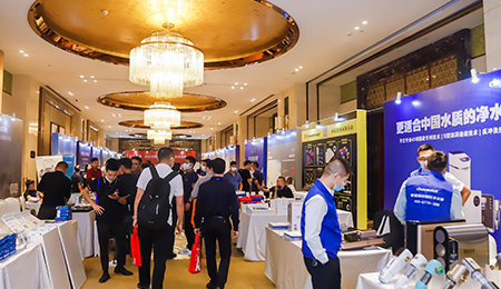 展示新产品和创新性，注重与参展观众的互动，既是了解市场、了解客户需求，也是直面专业客户展示公司形象、传播品牌。