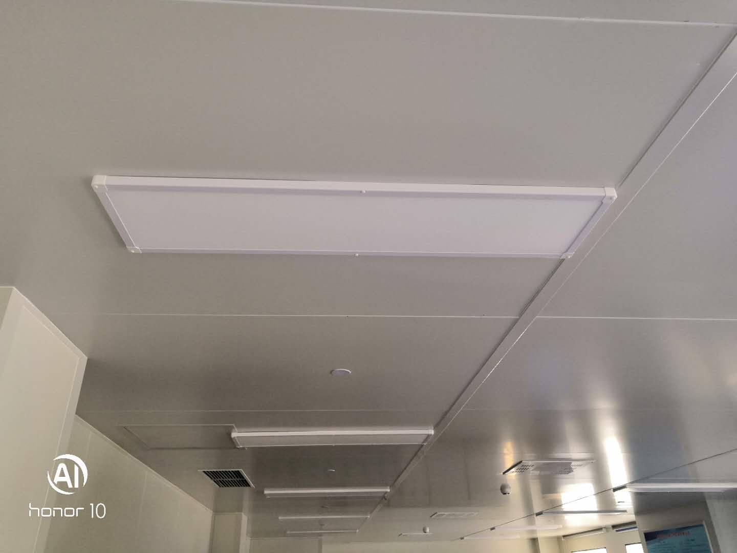 Surface mounted pan