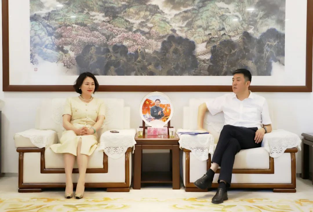 刘军兰与陕西咸阳经开区党工委副书记、管委会主任李晓军会谈