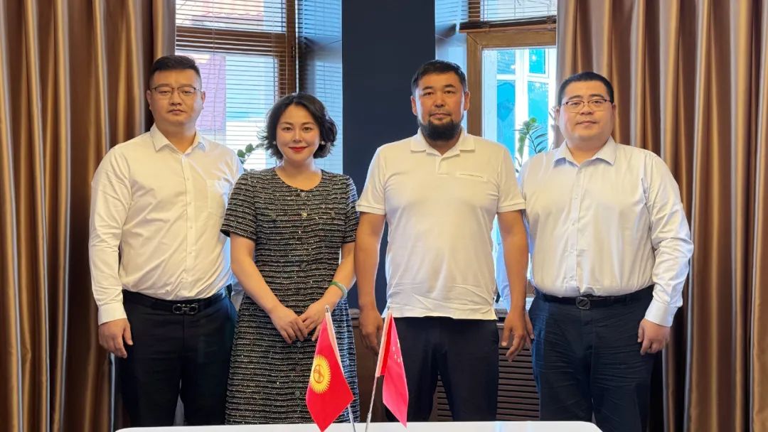 刘军兰赴吉尔吉斯斯坦考察交流