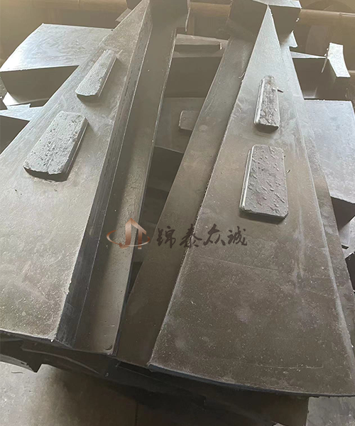 球磨机橡胶衬板，钢橡复合衬板，橡胶输送带，大倾角波纹挡边带，超宽输送带，耐磨胶管、叶轮等各类橡胶制品
