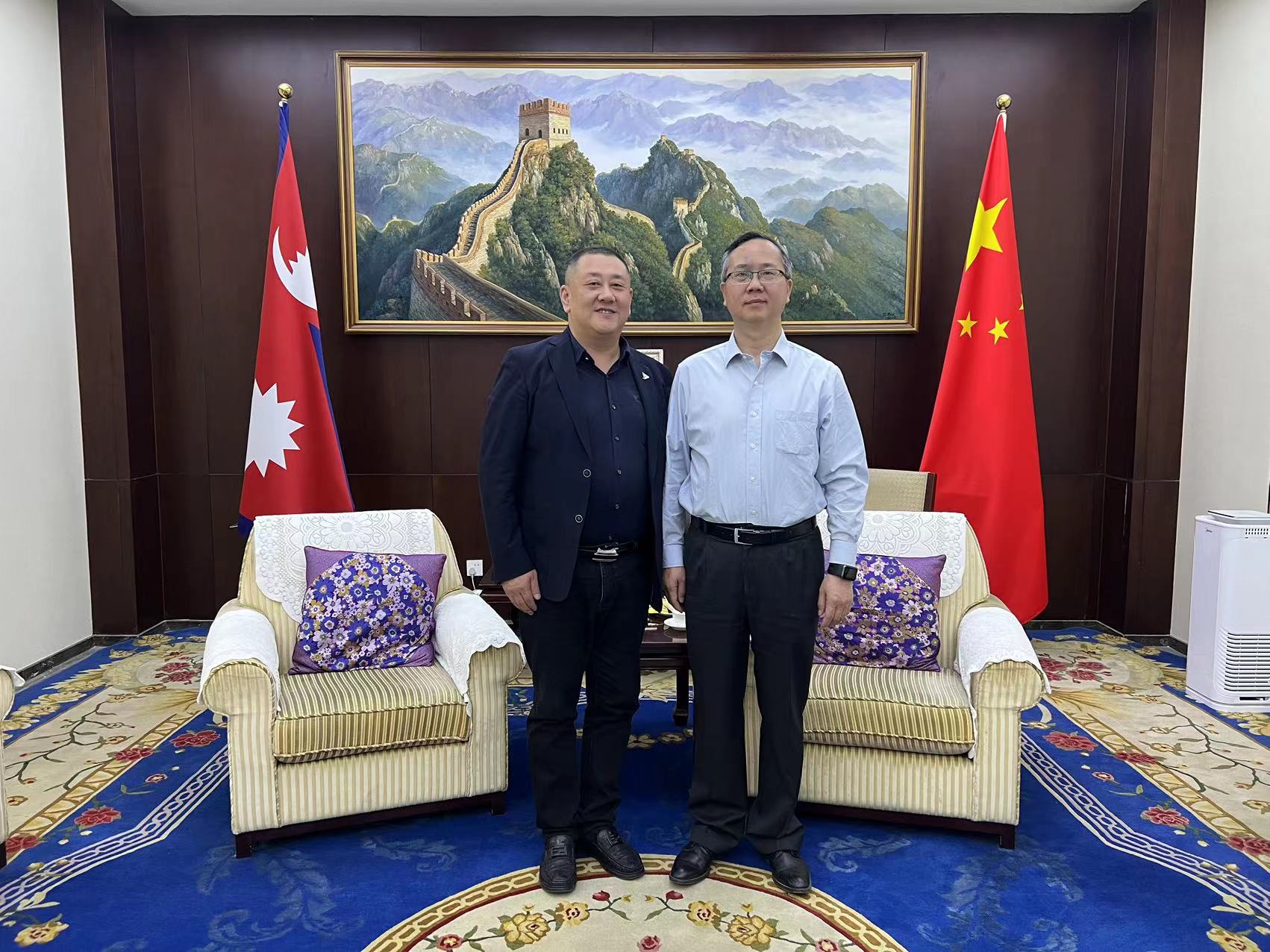 在加德满都拜见中华人民共和国驻尼泊尔大使陈松
