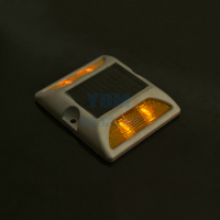 铸铝太阳能125传统板-铸铝反光太阳能道钉传统板01