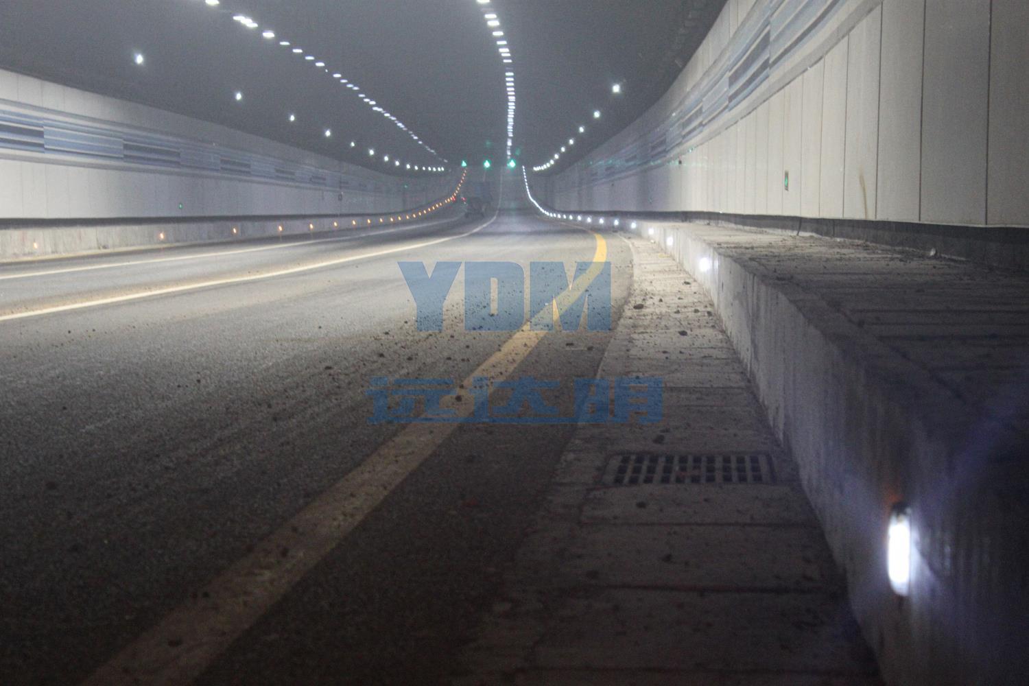 2011.07隧道有源道钉深圳北站-2011.07隧道有源道钉02