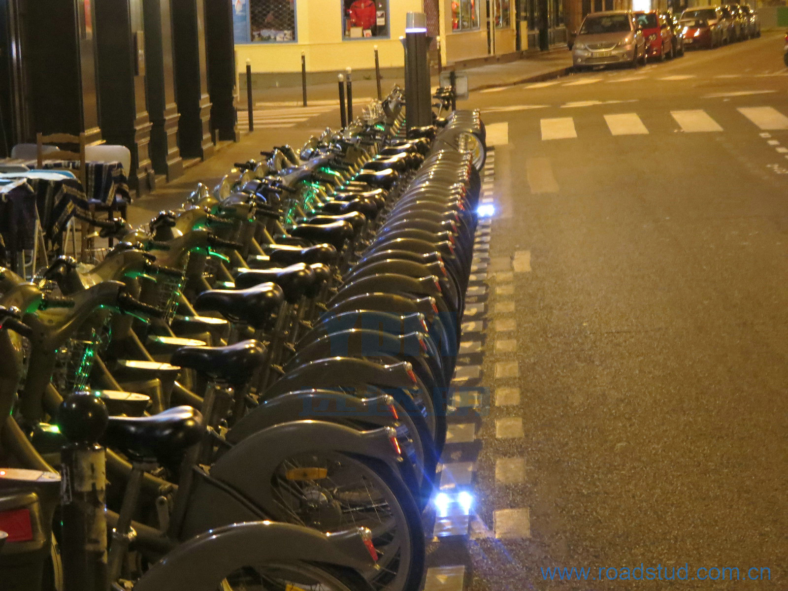 2016太阳能道钉法国-France-03