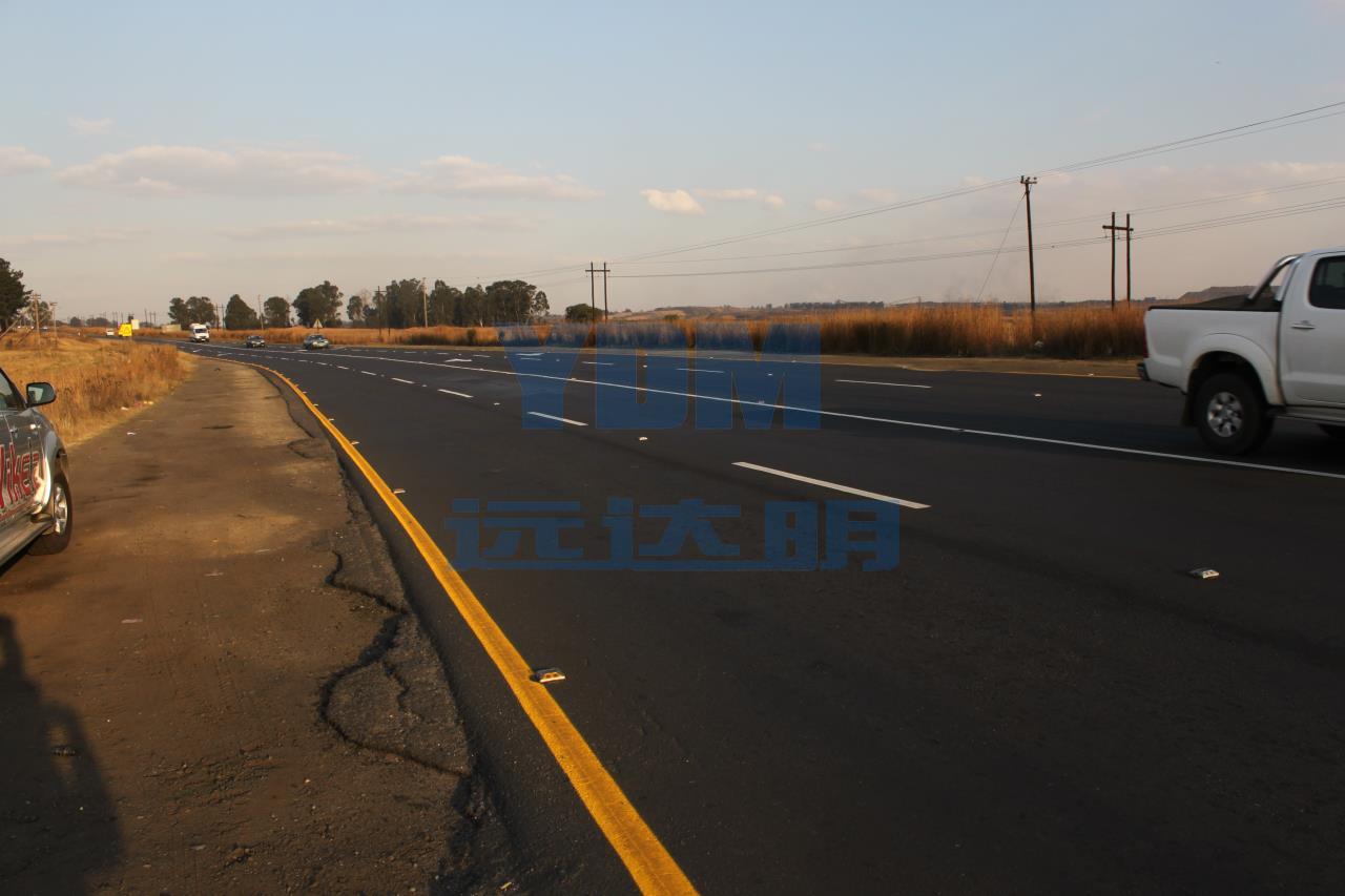 2012南非-2012南非铸铝反光道钉-南非20120528_4705