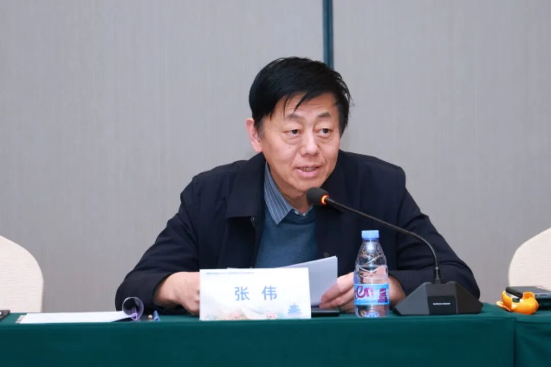 张伟.jpg