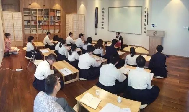 PC-通栏容器06-我们的团队01