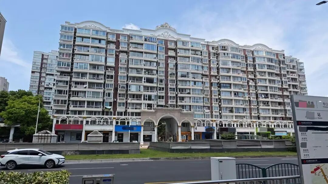 上岗公司对面环境.jpg