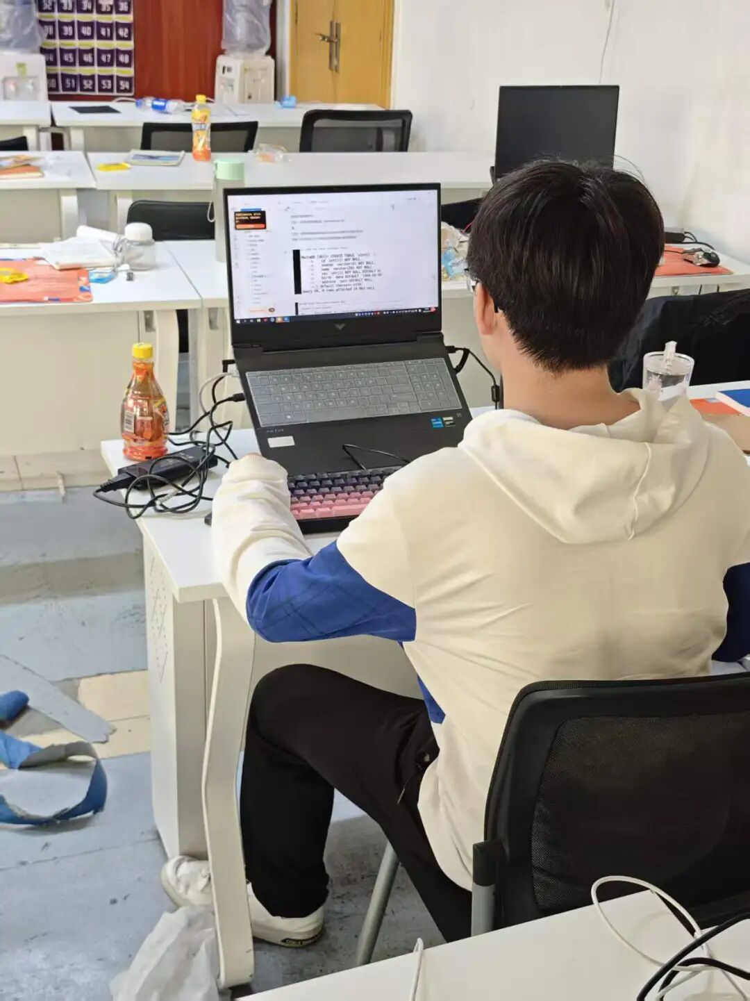 教室学习.jpg