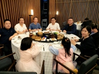 创想集团新年跑聚餐
