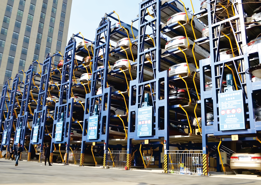 我们根据立体停车库的实际工况提供定制聚氨酯轮方案，从材料推荐到产品结构优化。包胶轮具有高强度，高伸长率，高回弹可满足高承载的使用环境，有效的降低停车板的高度，和提高停车板的载荷，满足轿车和大巴车不同的需求。