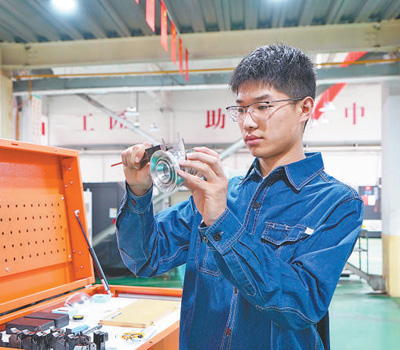 探访3名数控操作工如何与岗位更适配—— 产教融合 协同育人