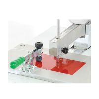 elcometer-3000-motorised-clemen-unit-close-up_1_2